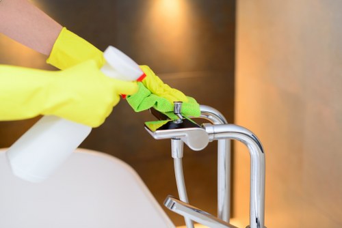 Move-in cleaning for a SW8 apartment kitchen before furniture arrives